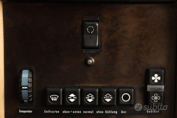 Mercedes-benz SL 300 Aria condizionata. Cambio automatico. Book service