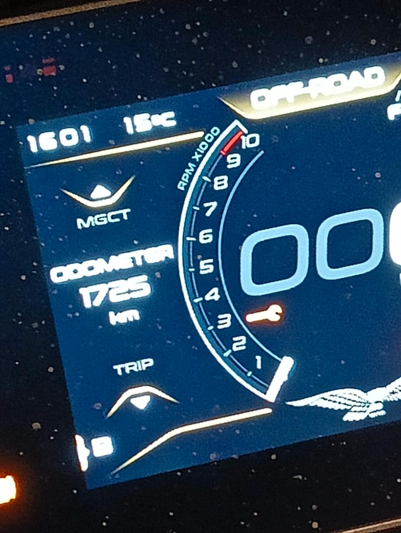 Moto Guzzi Stelvio giallo savana