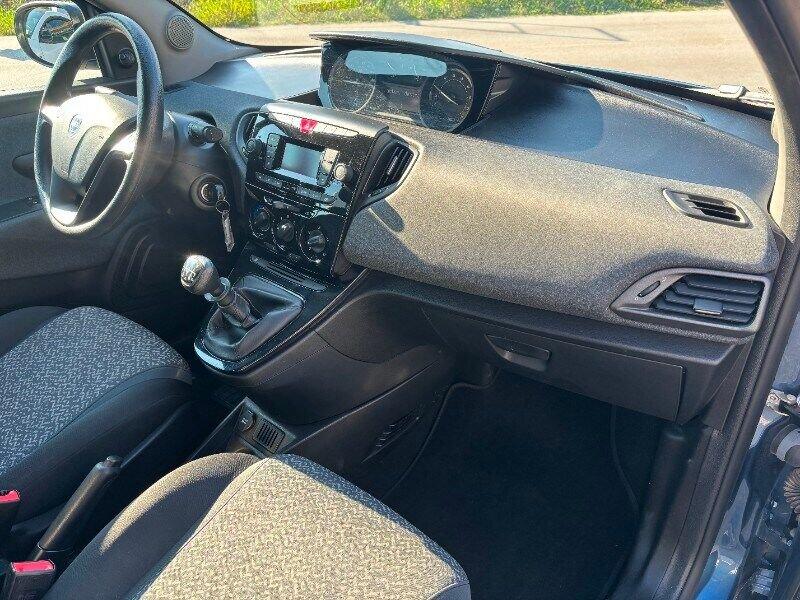 Lancia Ypsilon Ypsilon 1.0 FireFly 5 porte S&S Hybrid Silver