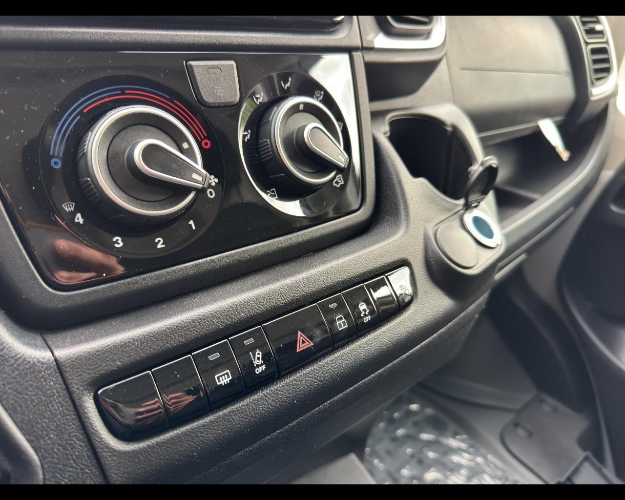 FIAT Ducato Serie 2 Stock My25 Furgone Lastrato 35q Lh2 140cv 2.2 Multijet 3 E