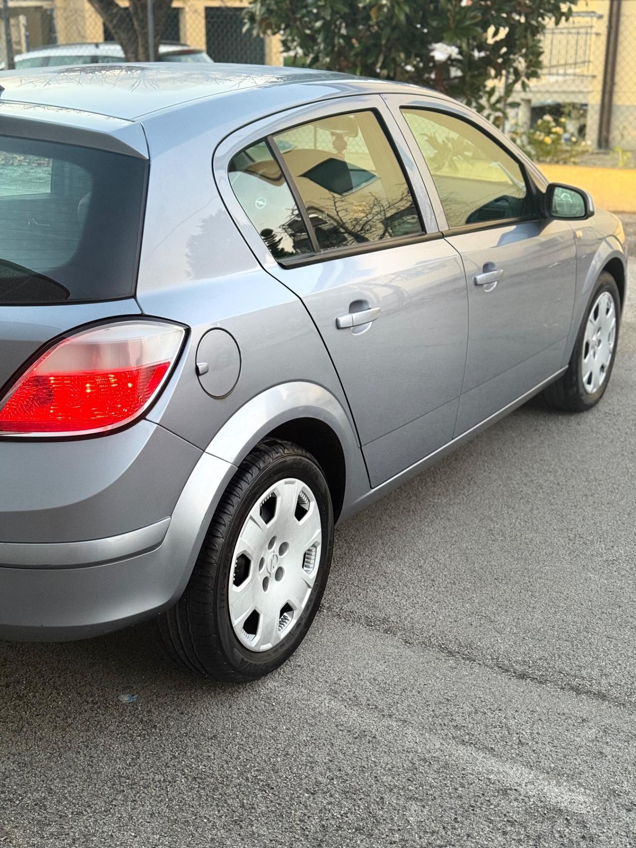 Opel Astra 1.7 CDTI 101CV 5 porte Cosmo