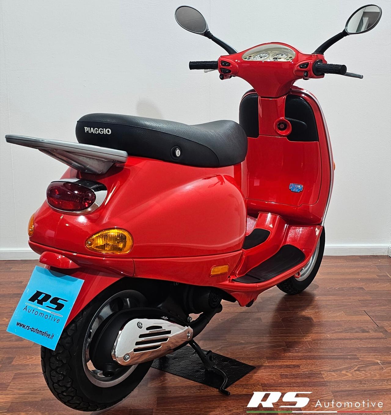 Piaggio Vespa 50 ET2 Coca cola