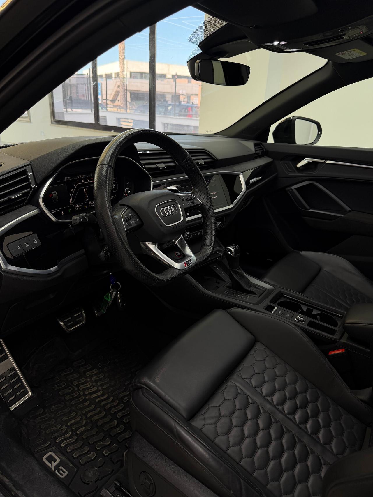 Audi RS Q3 versione unica