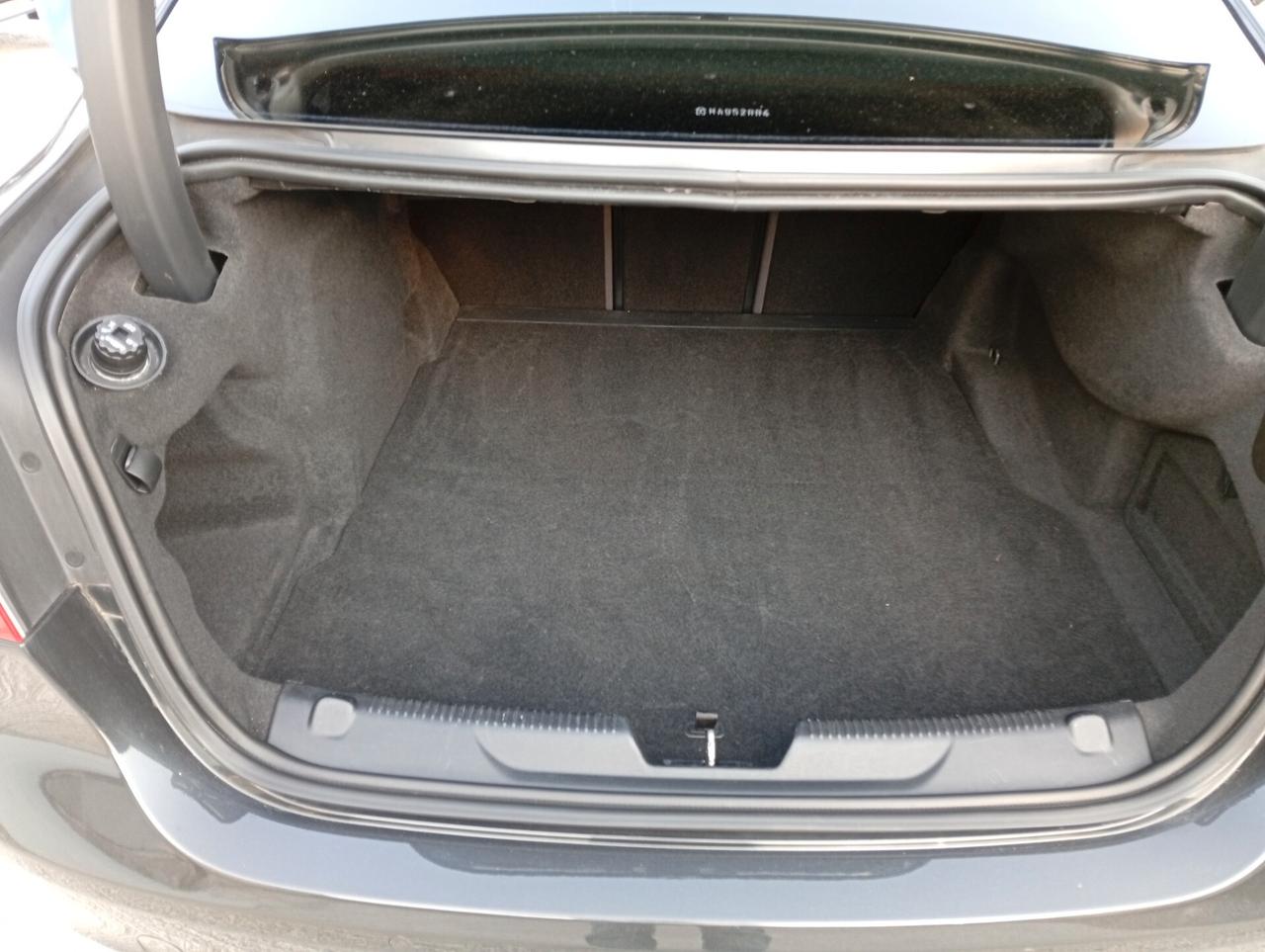 Jaguar XE 2.0 D Turbo Portfolio