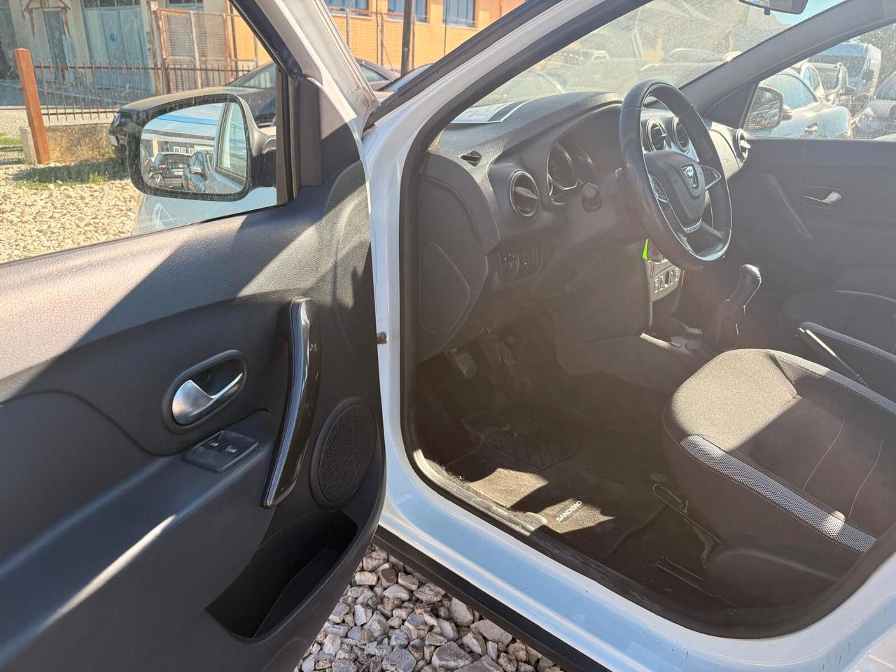 Dacia Sandero Stepway 1.0 TCe 100CV ECO-G 15th Anniversary
