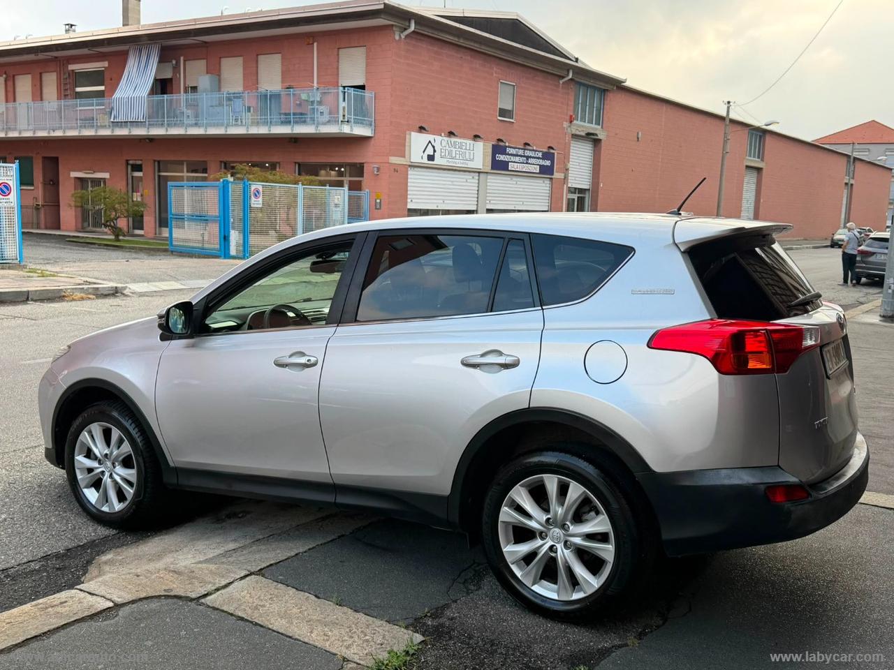 TOYOTA RAV4 2.0 D-4D 4WD