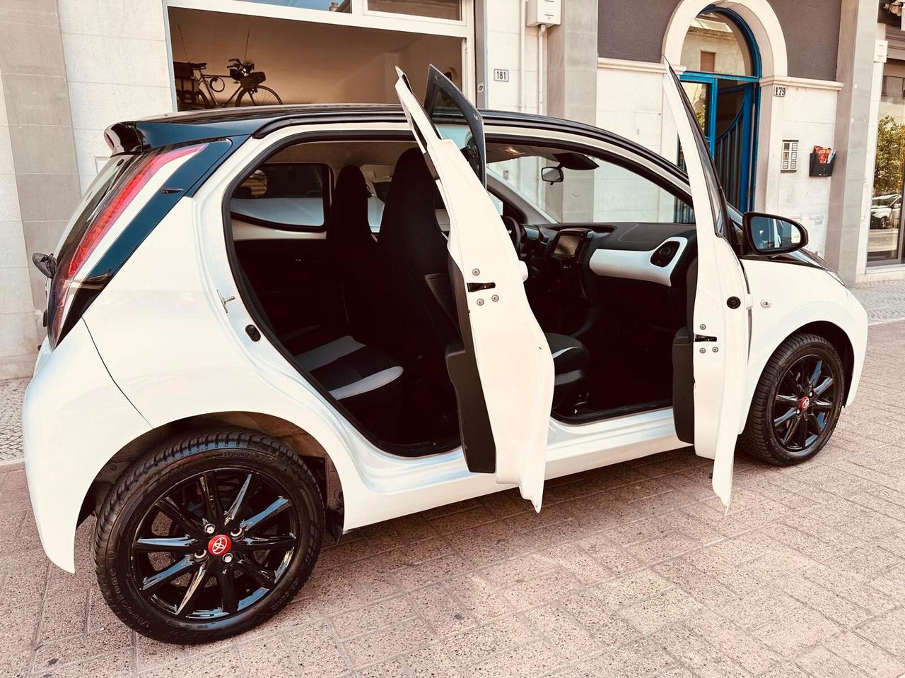 Toyota Aygo 5 porte CAMBIO AUTOMATICO