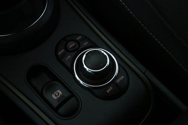 MINI Countryman 2.0 Cooper D Essential Countryman Black Exterior