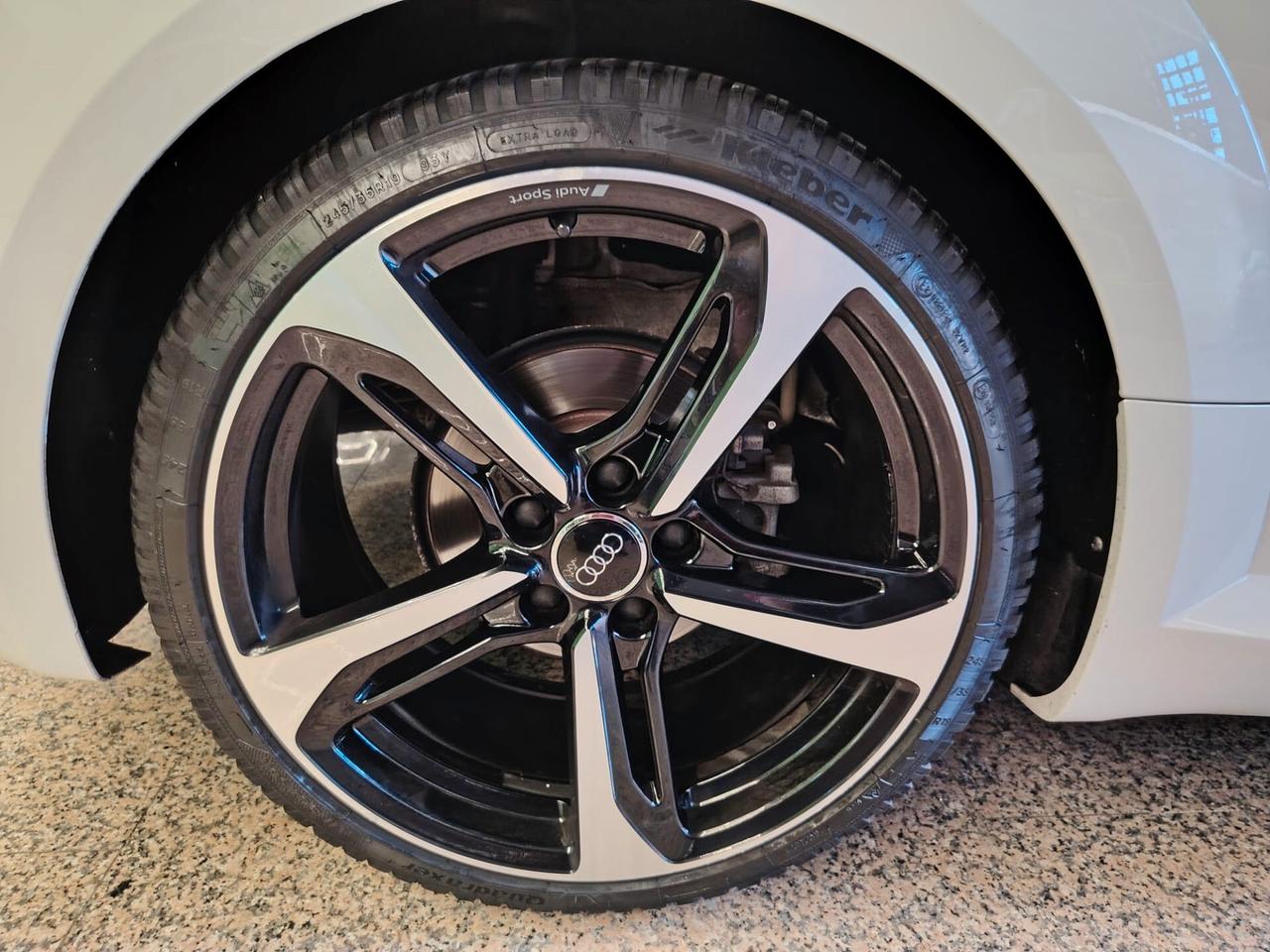 Audi TT Coupé 1.8 TFSI S tronic line