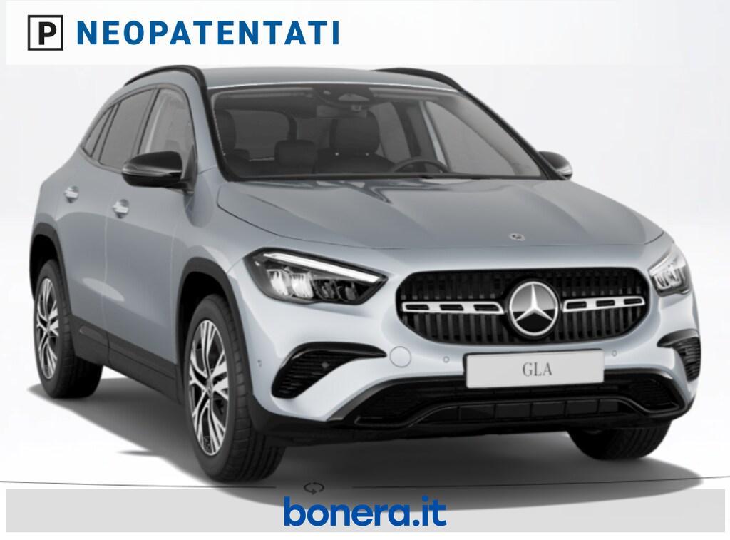 Mercedes GLA 180 180 Progressive Advanced Plus 7G-DCT