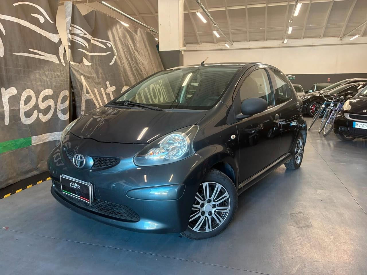 Toyota Aygo 1.0 12V VVT-i 5 porte Sol