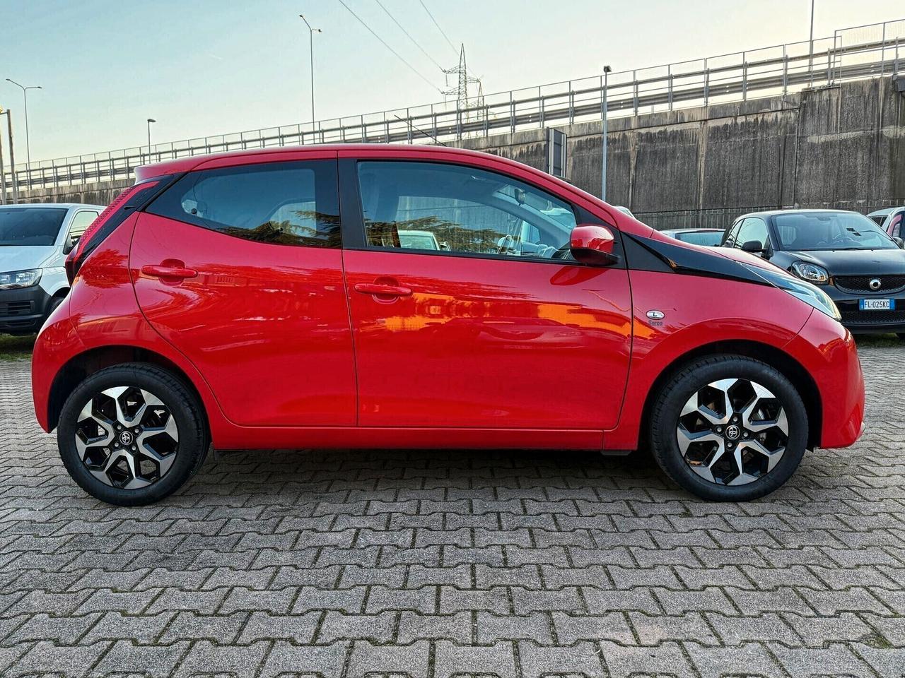 Toyota Aygo 1.0 VVT-i 72 CV 5 porte x-clusiv OK NEOPATENTATI TELECAMERA POSTERIORE CRUISE