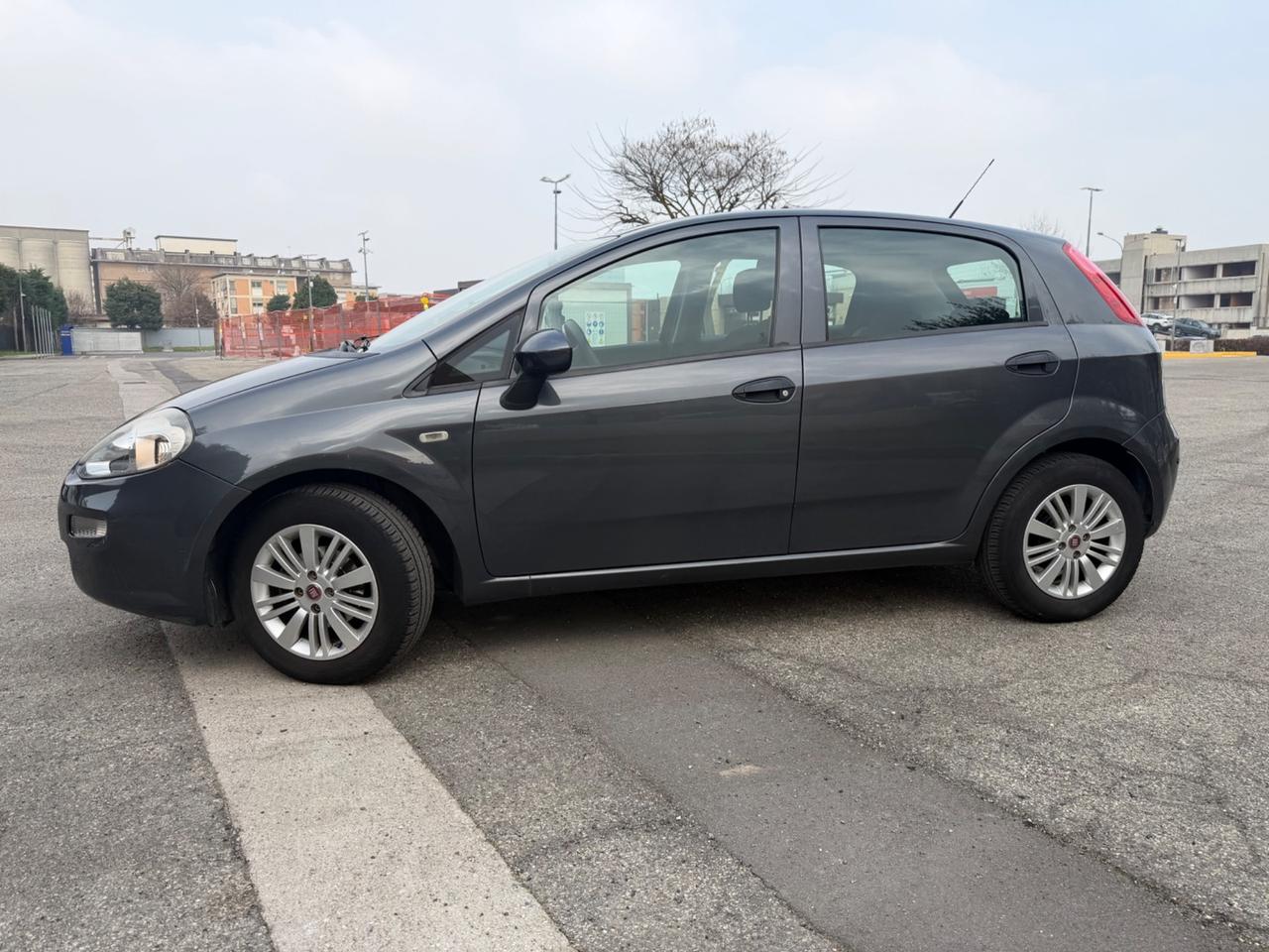 Fiat Punto 1.2 5 porte Lounge soli km 84000
