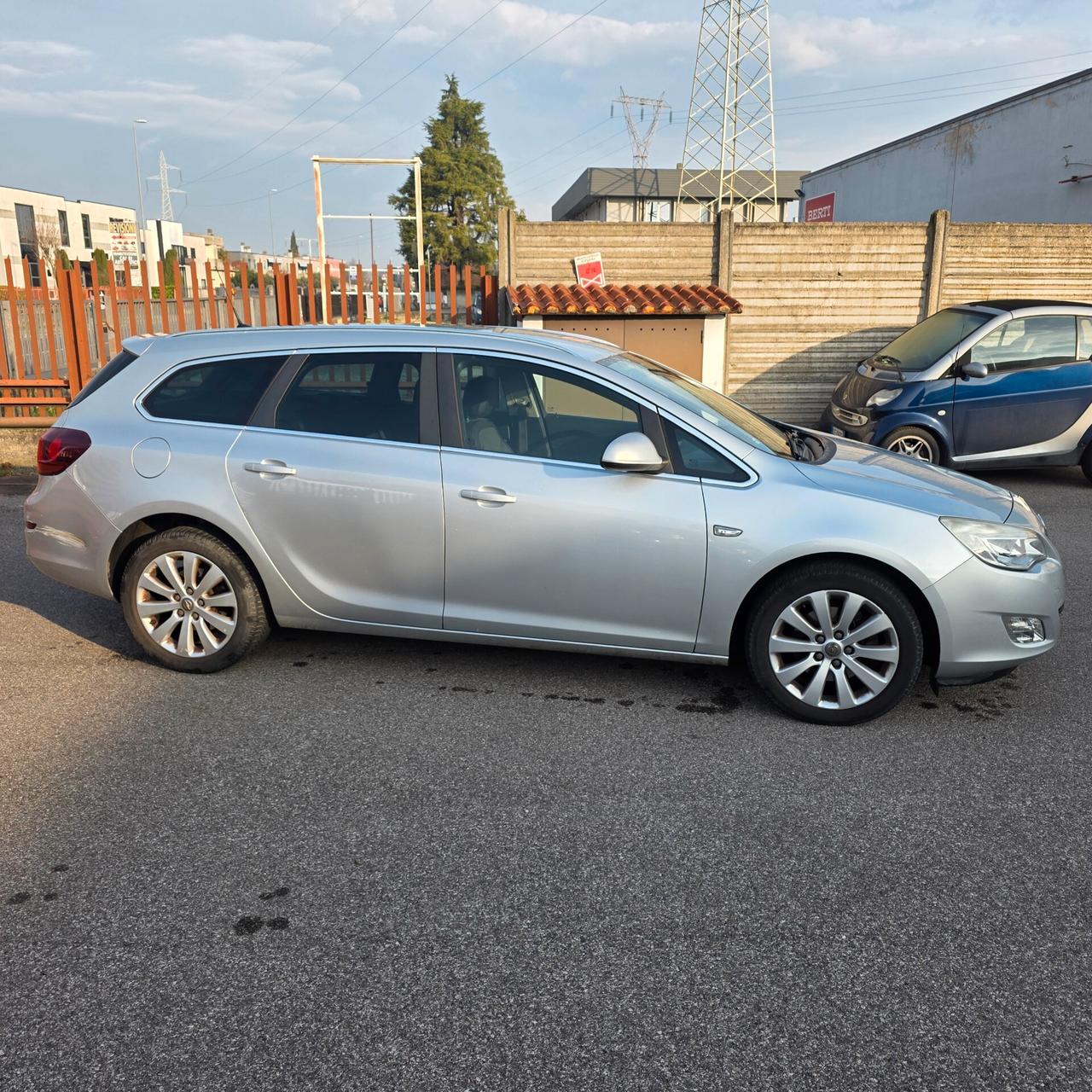 Opel Astra 1.7 CDTI 110CV Sports Tourer Cosmo