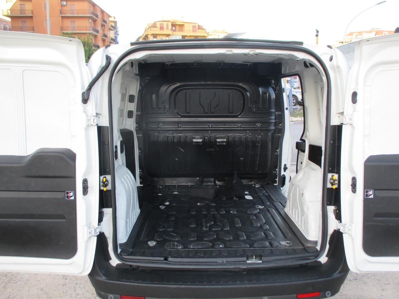 Fiat doblo 16 muljet 3 posti