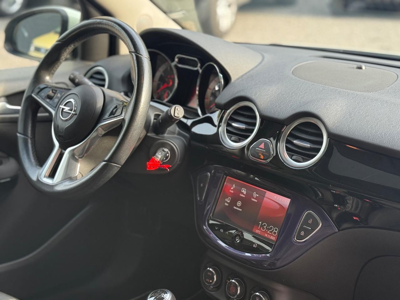 Opel Adam 1.2 70 CV White/Black Link