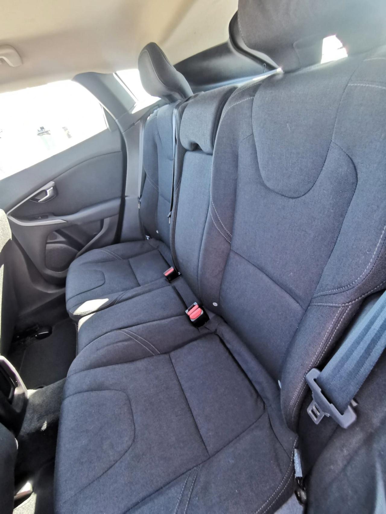 Volvo V40 D2 1.6 Summum 2014