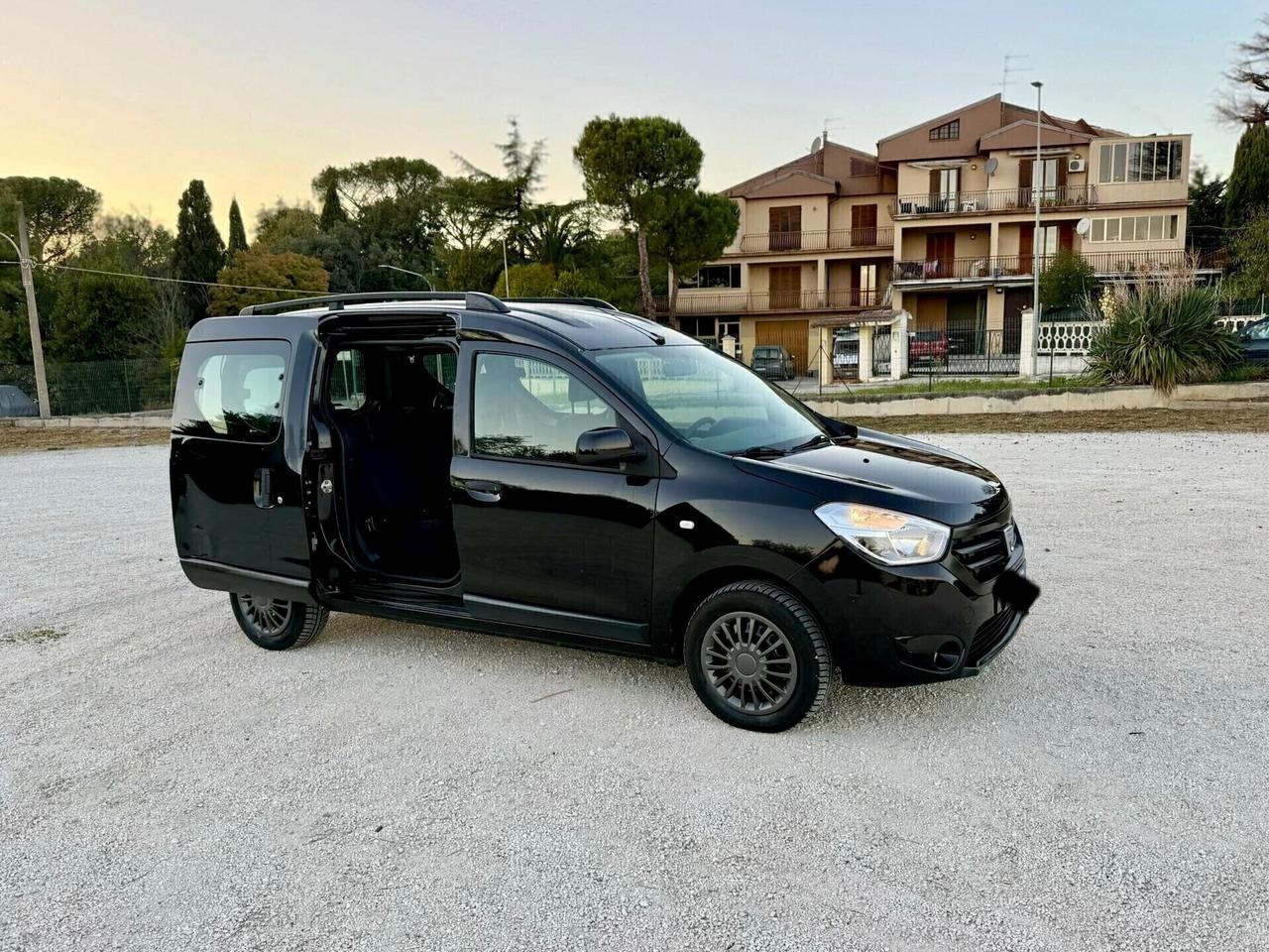 Dacia Dokker con posti 1.6 GPL neopatentati UNIPROPR