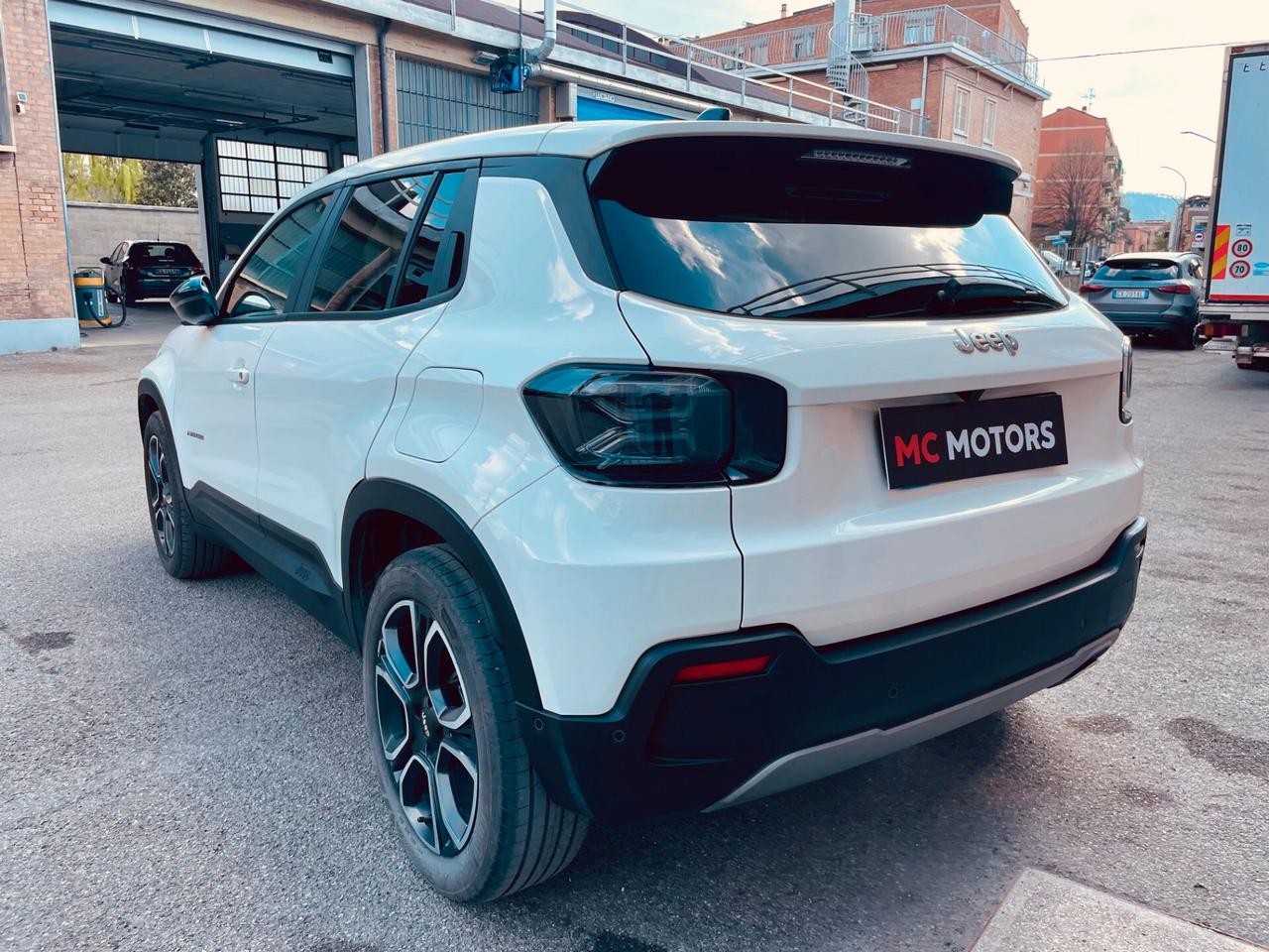 Jeep Avenger 1.2 Turbo Summit – 12/2024 – 15.000 km – Pari al nuovo – Garanzia Jeep