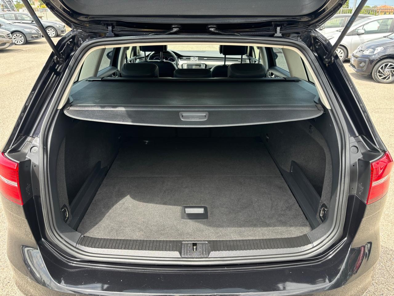 Volkswagen Passat Variant 2.0 TDI Highline BlueMotion Technology - 2015
