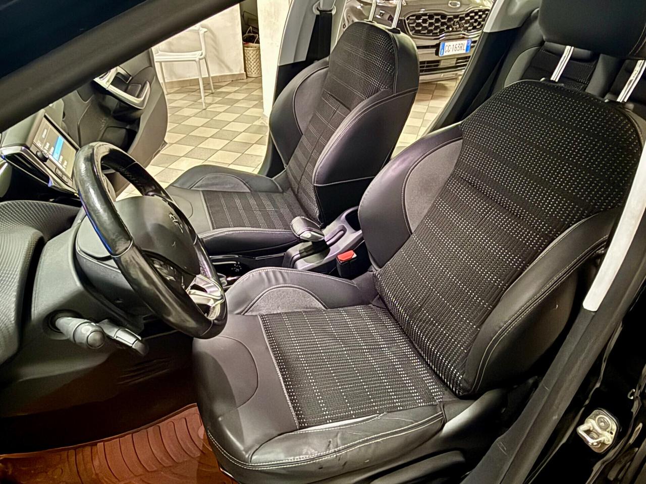 Peugeot 2008 BlueHDi 100 S&S Allure