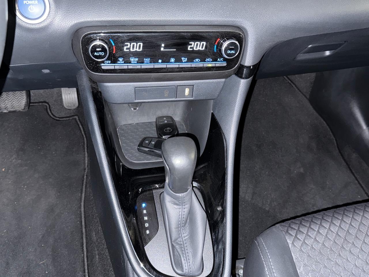 Toyota Yaris 1.5 Hybrid 5 porte Lounge