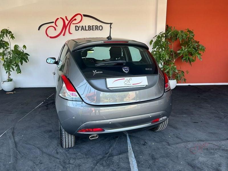Lancia Ypsilon 1.0 FireFly 70cv Hybrid ALBERTA FERRETTI