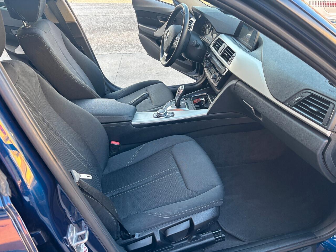 Bmw 318d Touring Business Advantage - 2019