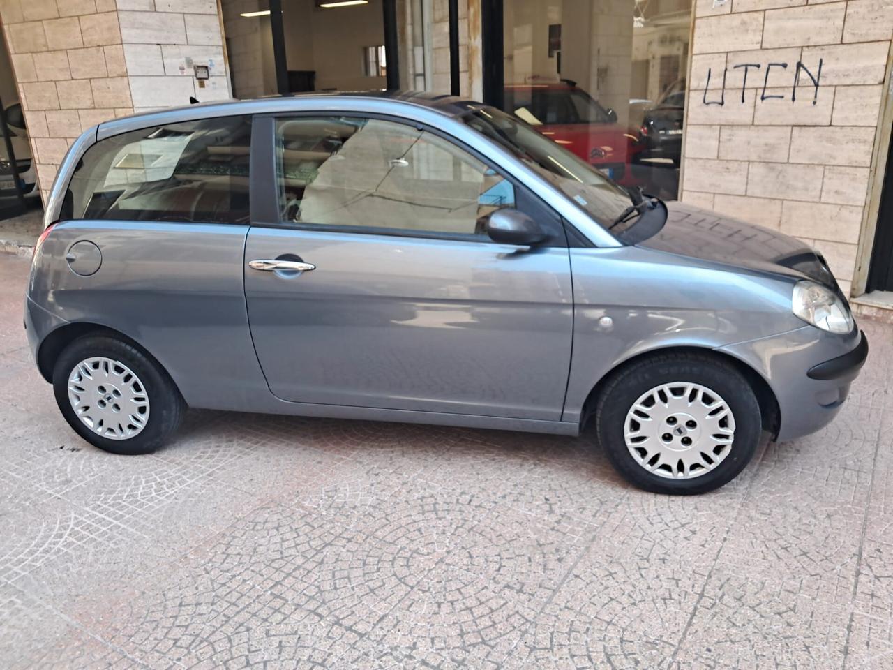 LANCIA YPSILON 1.2-NEOPATENTATI-Euro3199