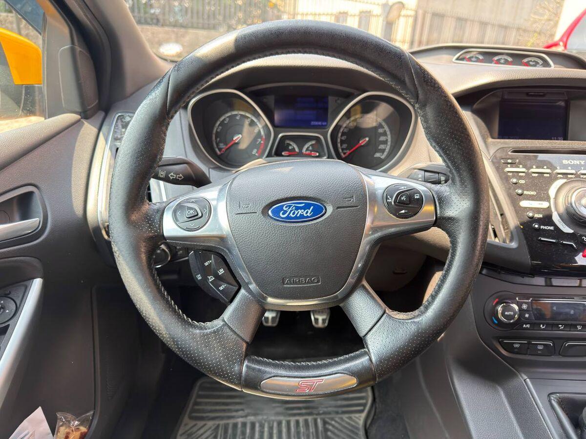 Ford Focus 2.0 ST 250cv 5p