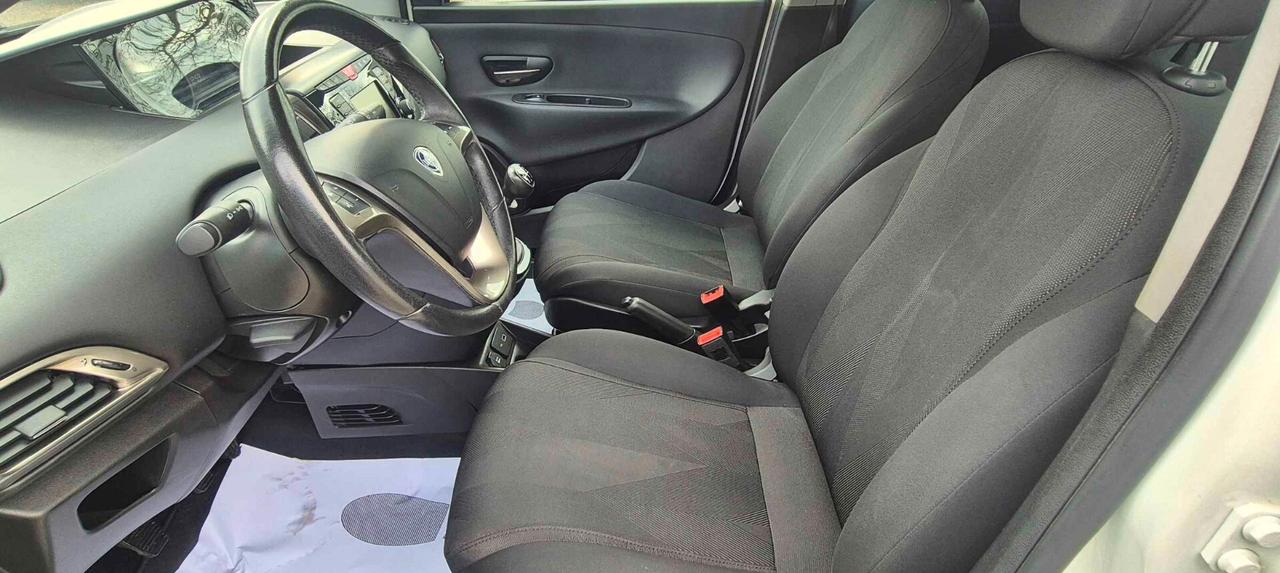 Lancia Ypsilon 1.2 69 CV 5 porte Gold