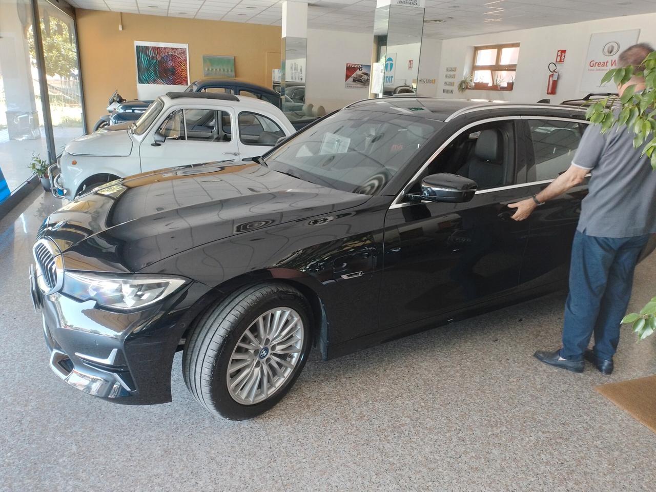 BNW 320E 2.0 Touring Luxury 163cv Plug-in Hybrid