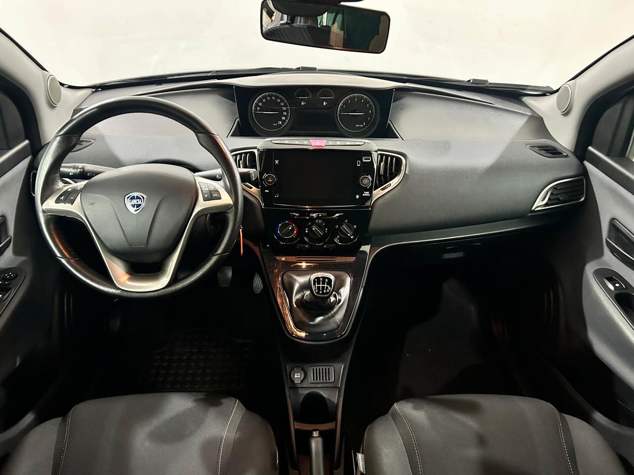 Lancia Ypsilon 1.0 FireFly 5 porte S&S Hybrid Silver Plus