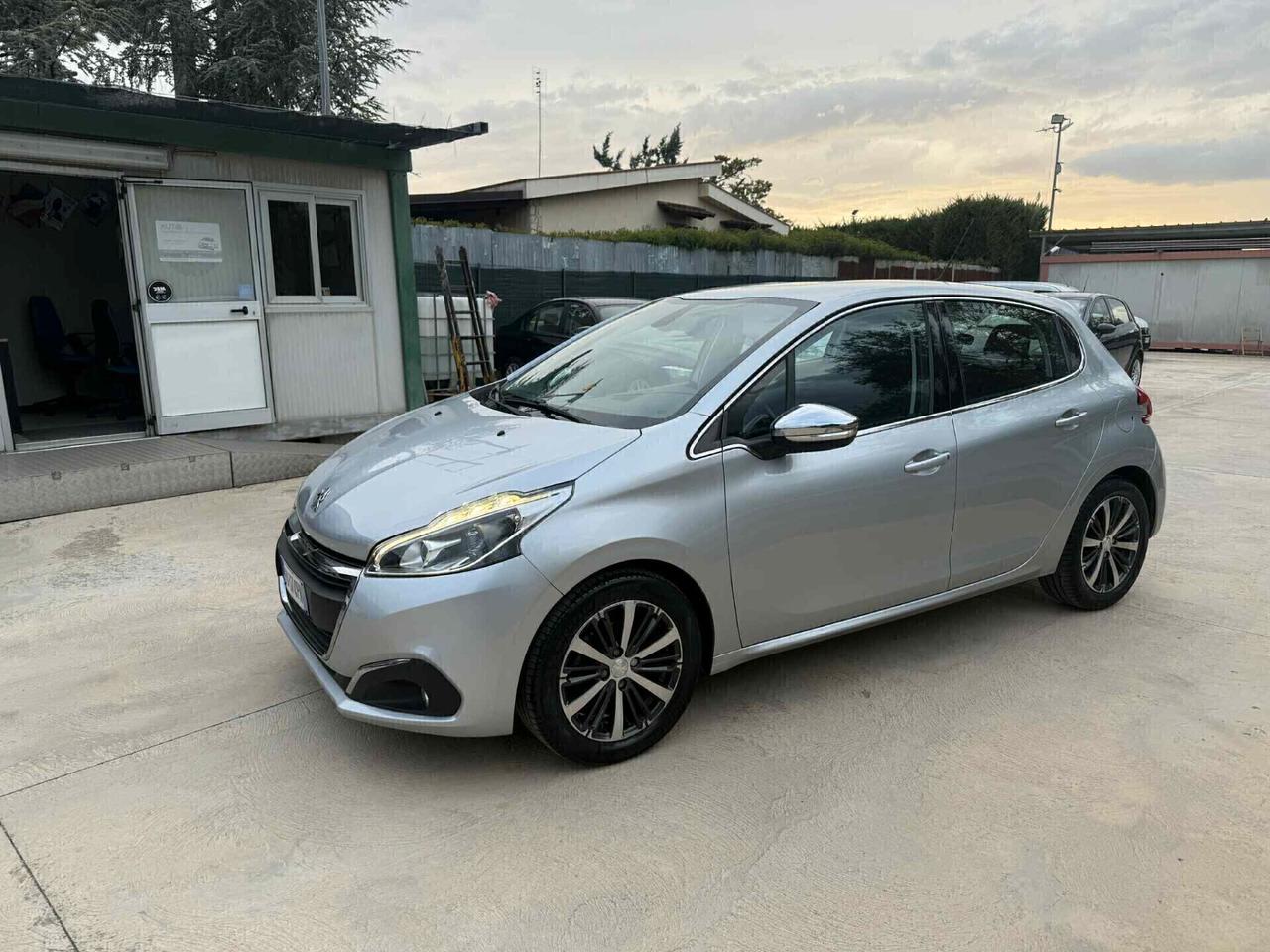 Peugeot 208 PureTech Allure 1.2 BENZINA 2015