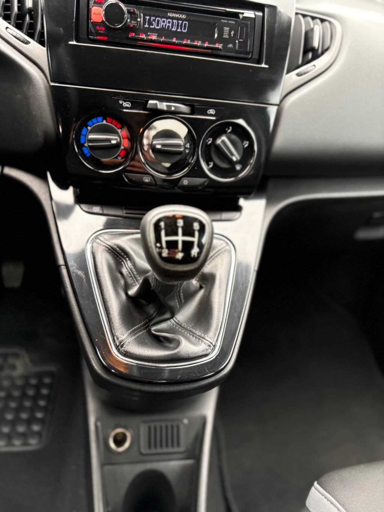 Lancia Ypsilon 1.3 MJT 16V 95 CV 5 porte S&S Silver