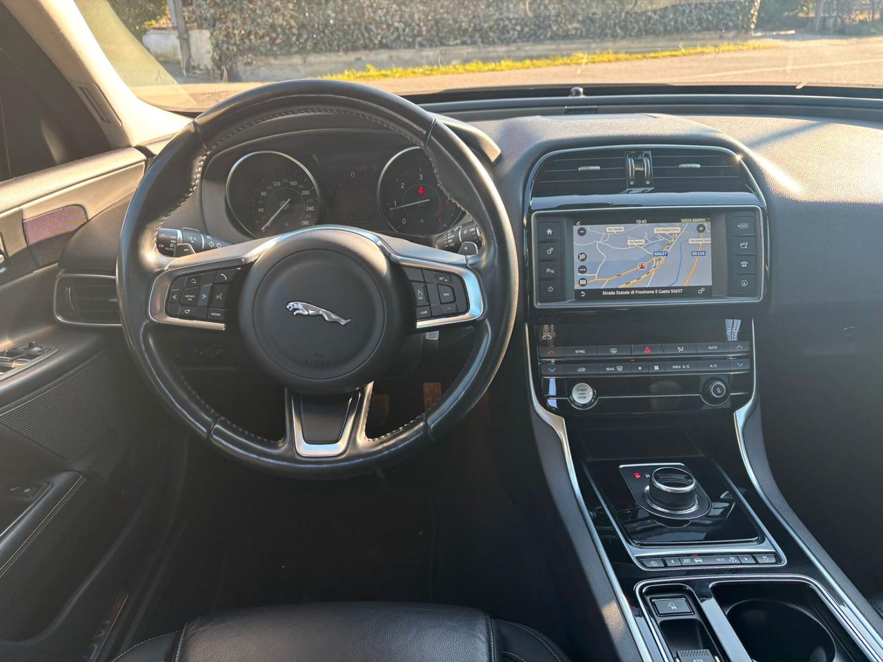 Jaguar XE 2.0 D 180 CV Portfolio
