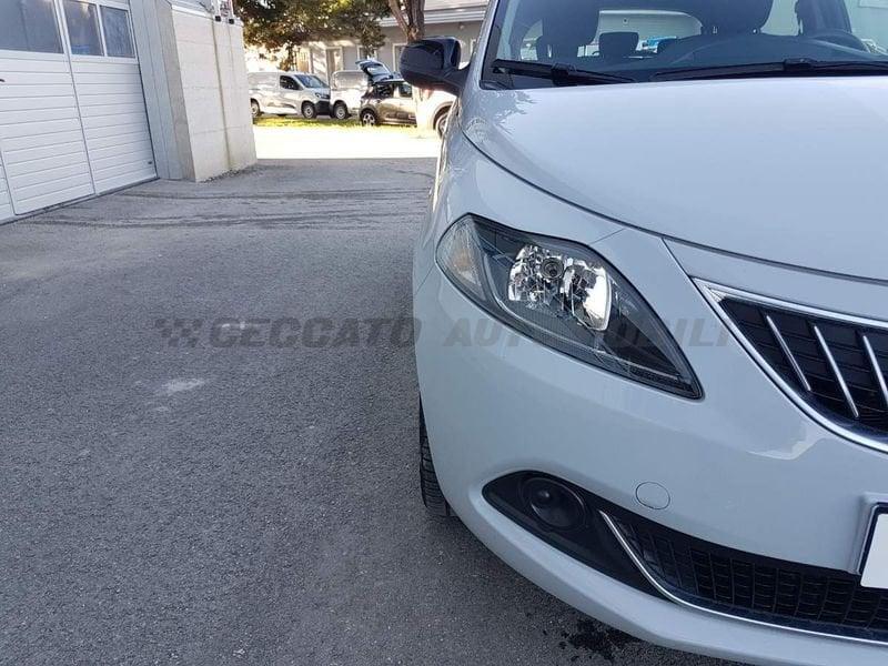 Lancia Ypsilon Ypsilon 1.0 firefly hybrid Silver s&s 70cv 5p.ti