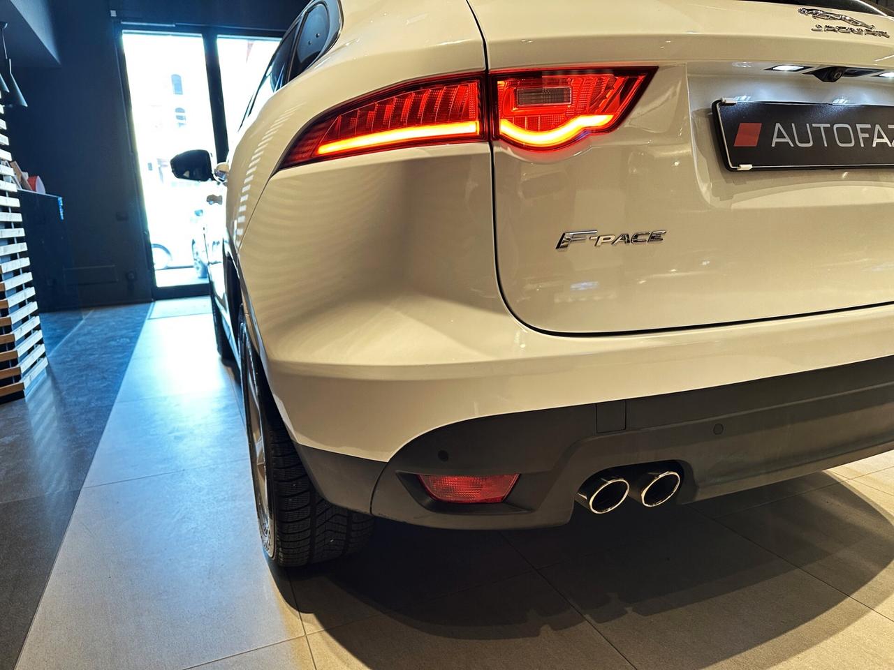 Jaguar F-Pace 2.0 D 180 CV AWD aut. Prestige