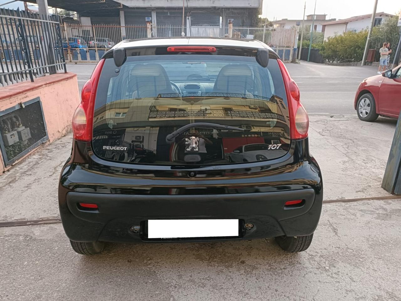 Peugeot 107 1.0 68CV 5p. Sweet Years