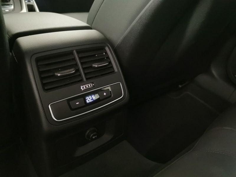 Audi A4 allroad 40 2.0 tdi mhev Identity Contrast quattro 204cv s-tronic