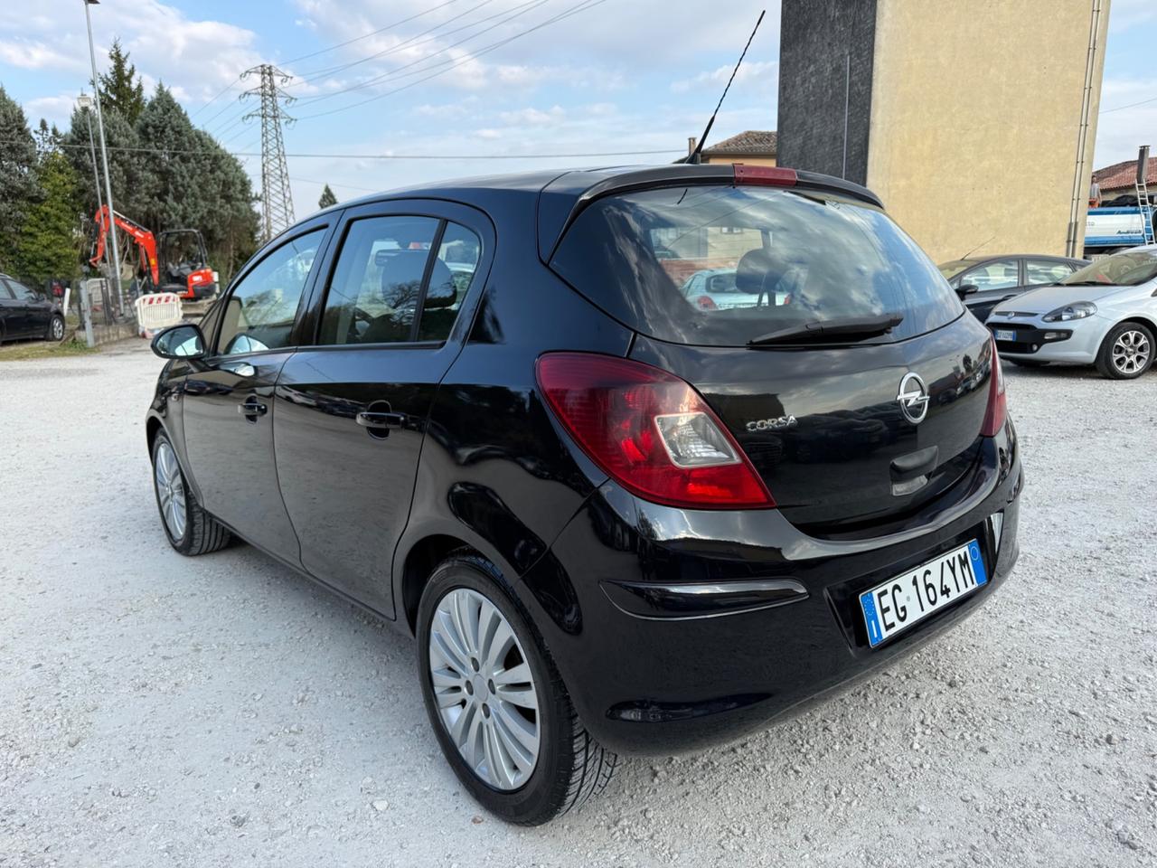 Opel Corsa 1.2 5 porte Club UNICO NEOPATENTATI