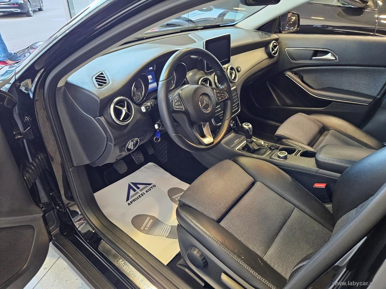 MERCEDES-BENZ GLA 180 d Business