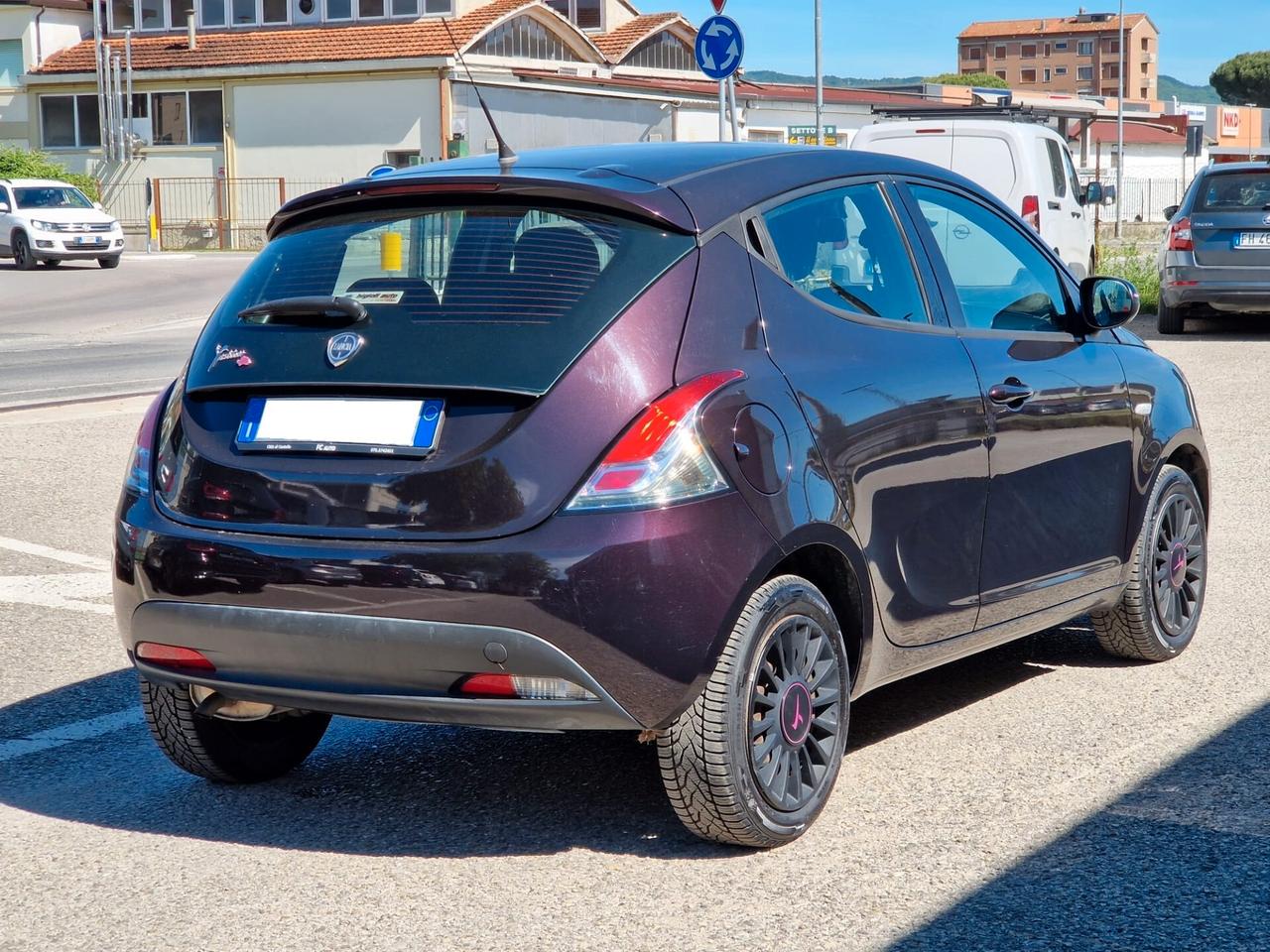 Lancia Ypsilon 1.2 69 CV 5 porte Elefantino