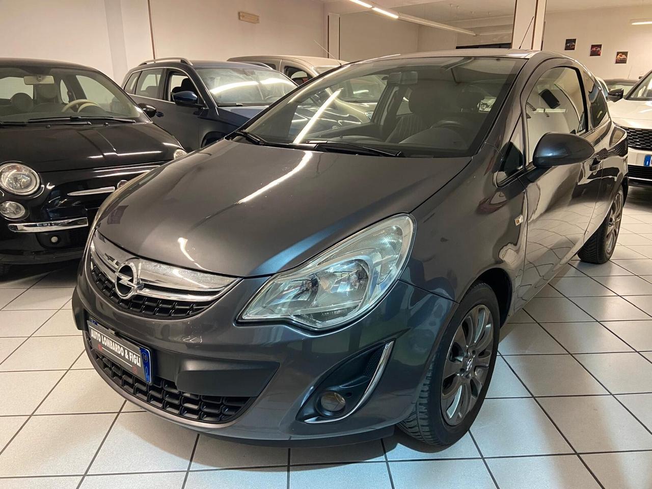 Opel Corsa 1.2 80CV 3 porte GPL-TECH Club - NEOPATENTATI