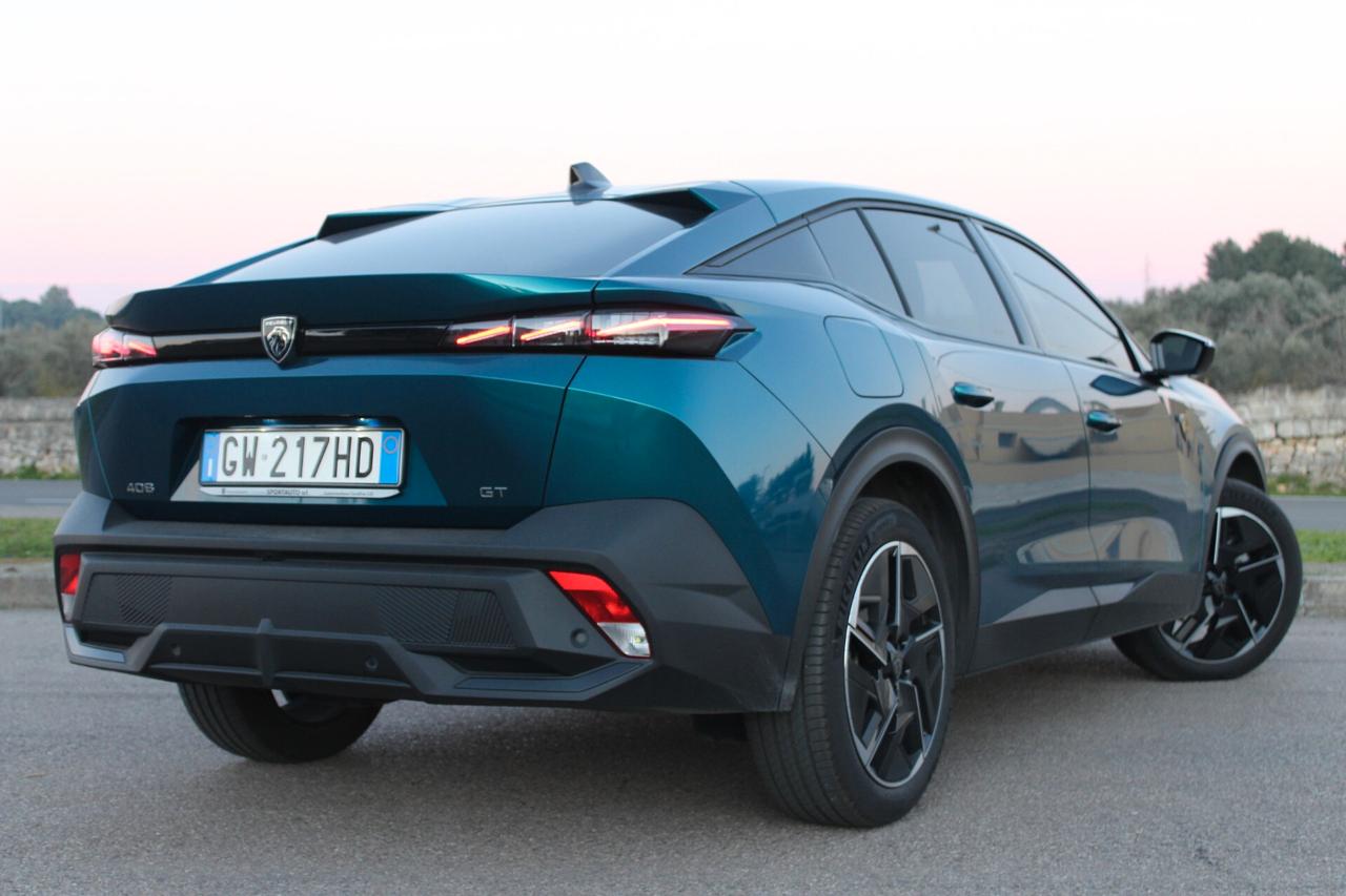 Peugeot 408 1.2 Hybrid 136 e-DCS6 GT