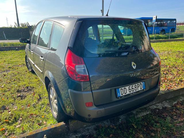 RENAULT Grand Scenic 1.6 16V Pack