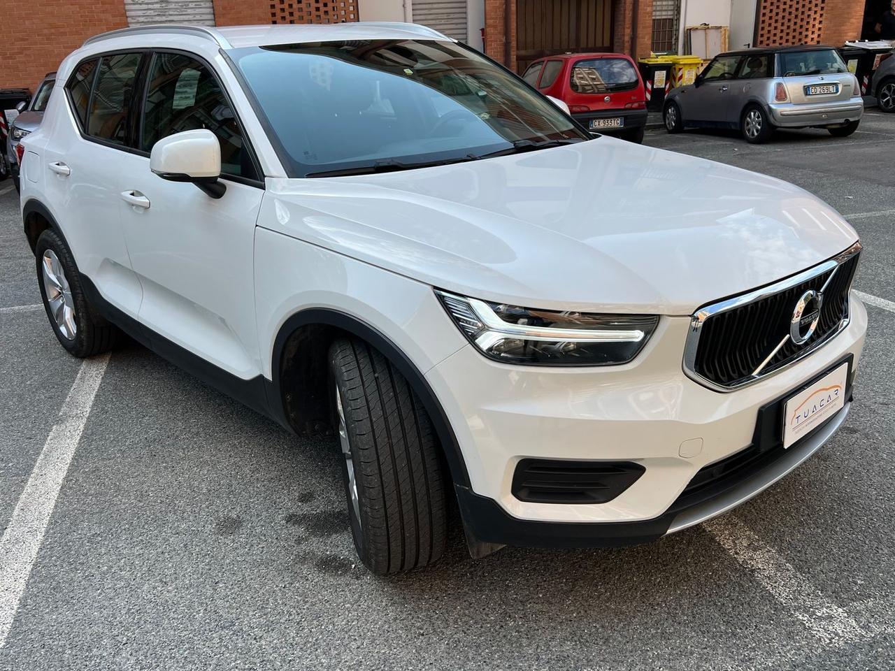 Volvo XC40 Business Plus D3 #12032