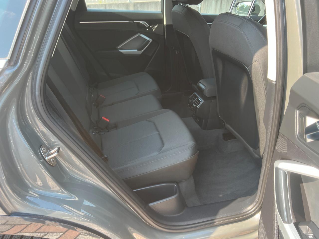 Audi Q3 35 TDI quattro S tronic Business Advanced