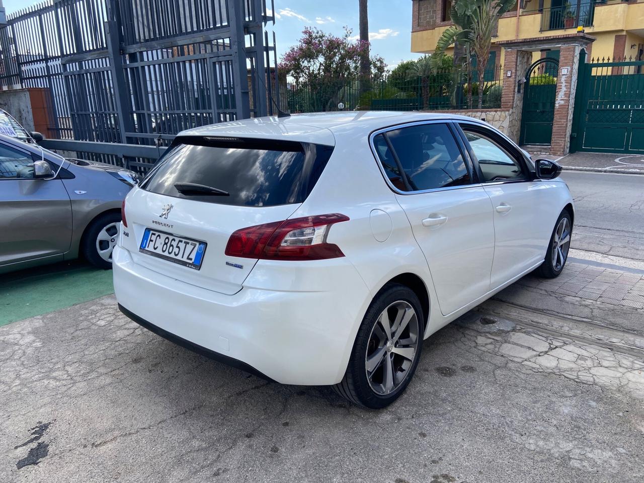 Peugeot 308 BlueHDi 150 S&S Allure … automatica