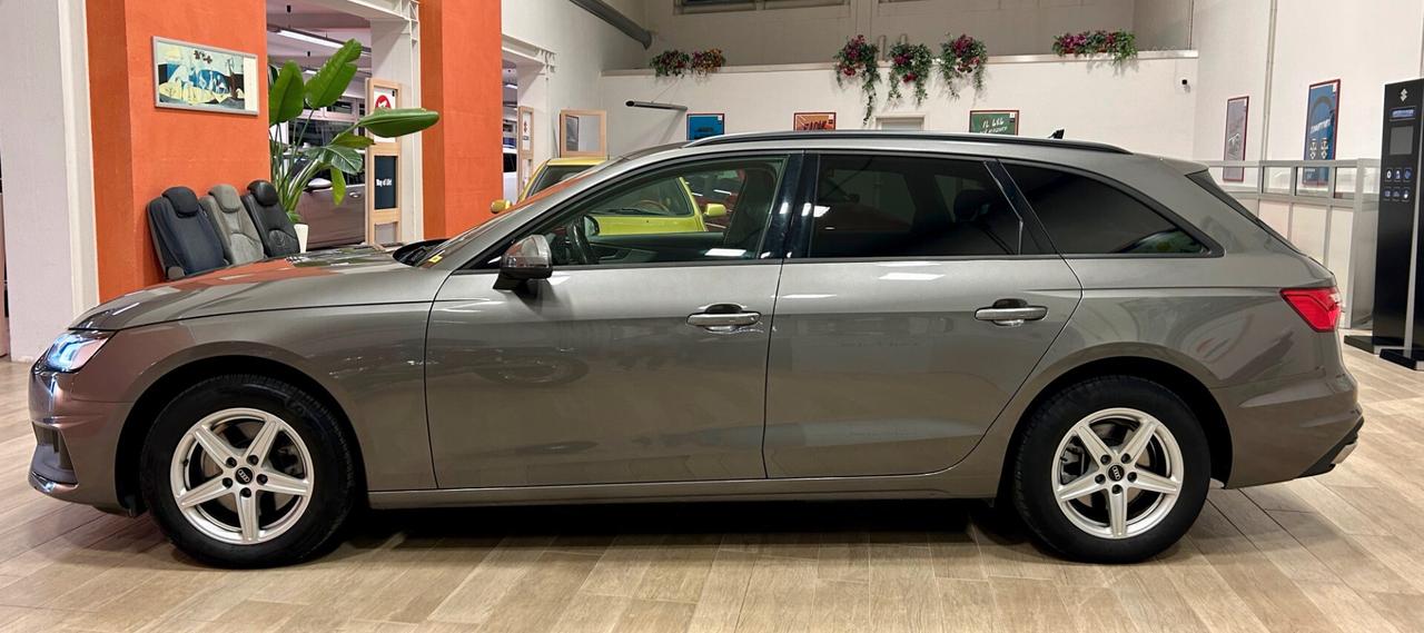 Audi A4 Avant 30 TDI/136 CV S tronic Business Advanced